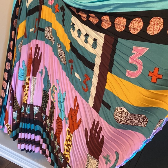 Valentino Fall 2017 collection runway - Picture 5 of 8